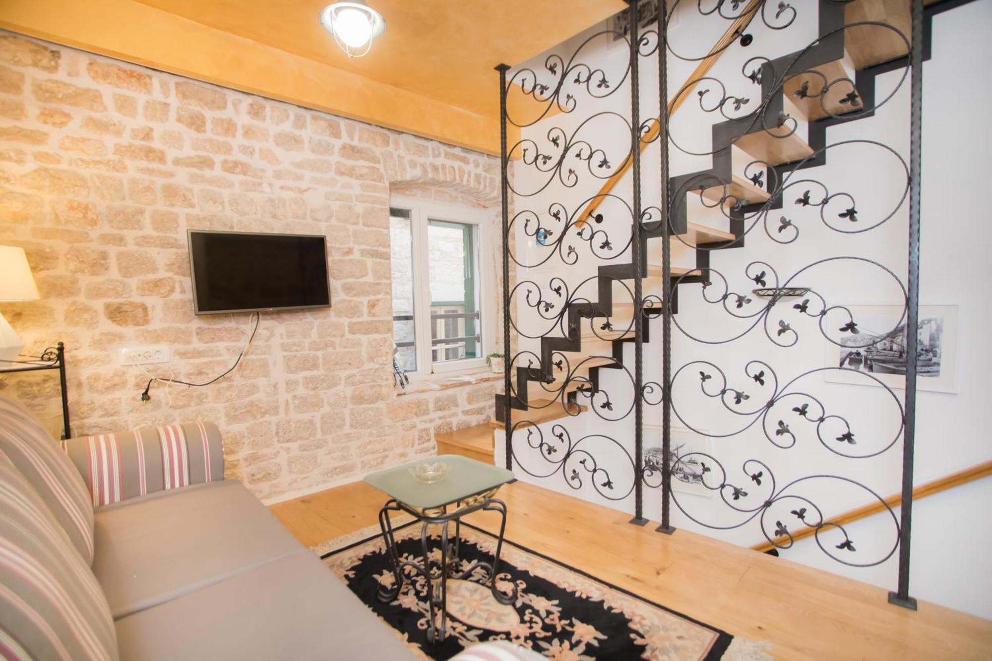שיבניק Apartments Nove Crkve מראה חיצוני תמונה
