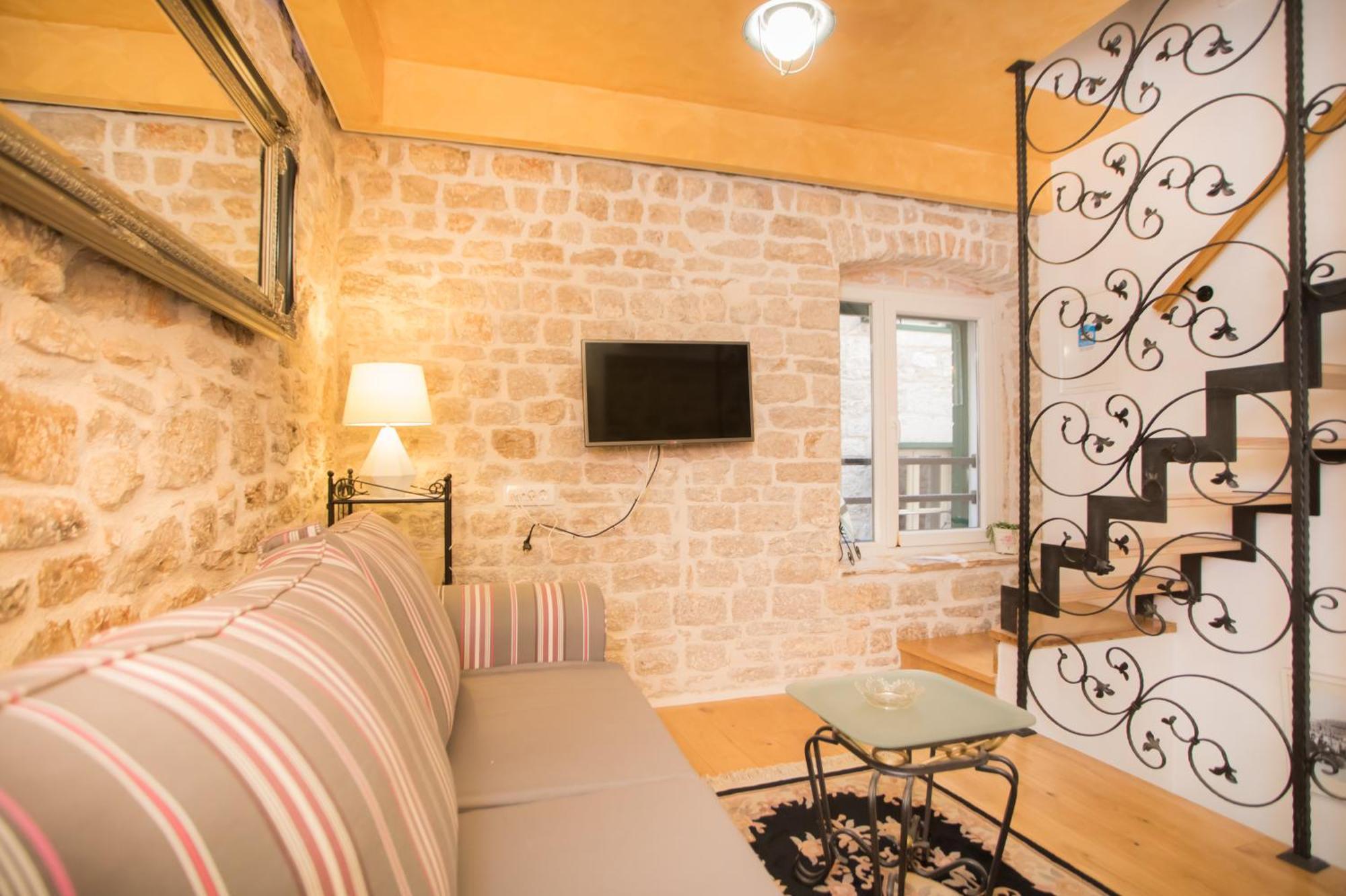 שיבניק Apartments Nove Crkve מראה חיצוני תמונה