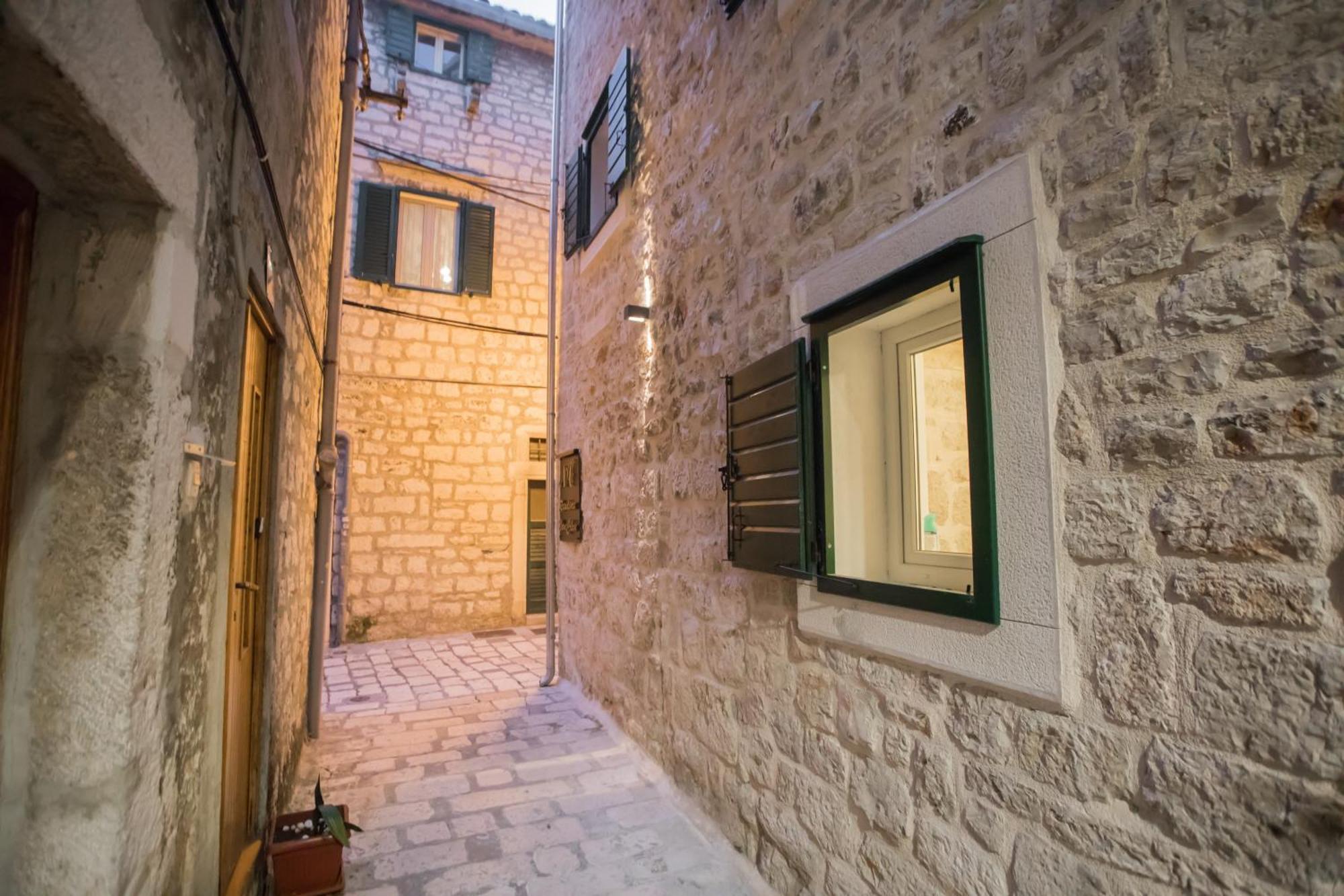 שיבניק Apartments Nove Crkve מראה חיצוני תמונה