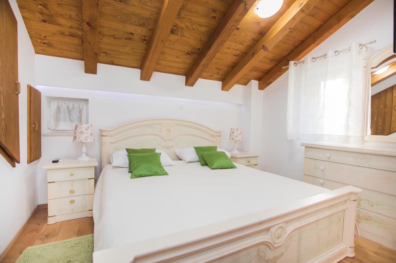 שיבניק Apartments Nove Crkve מראה חיצוני תמונה